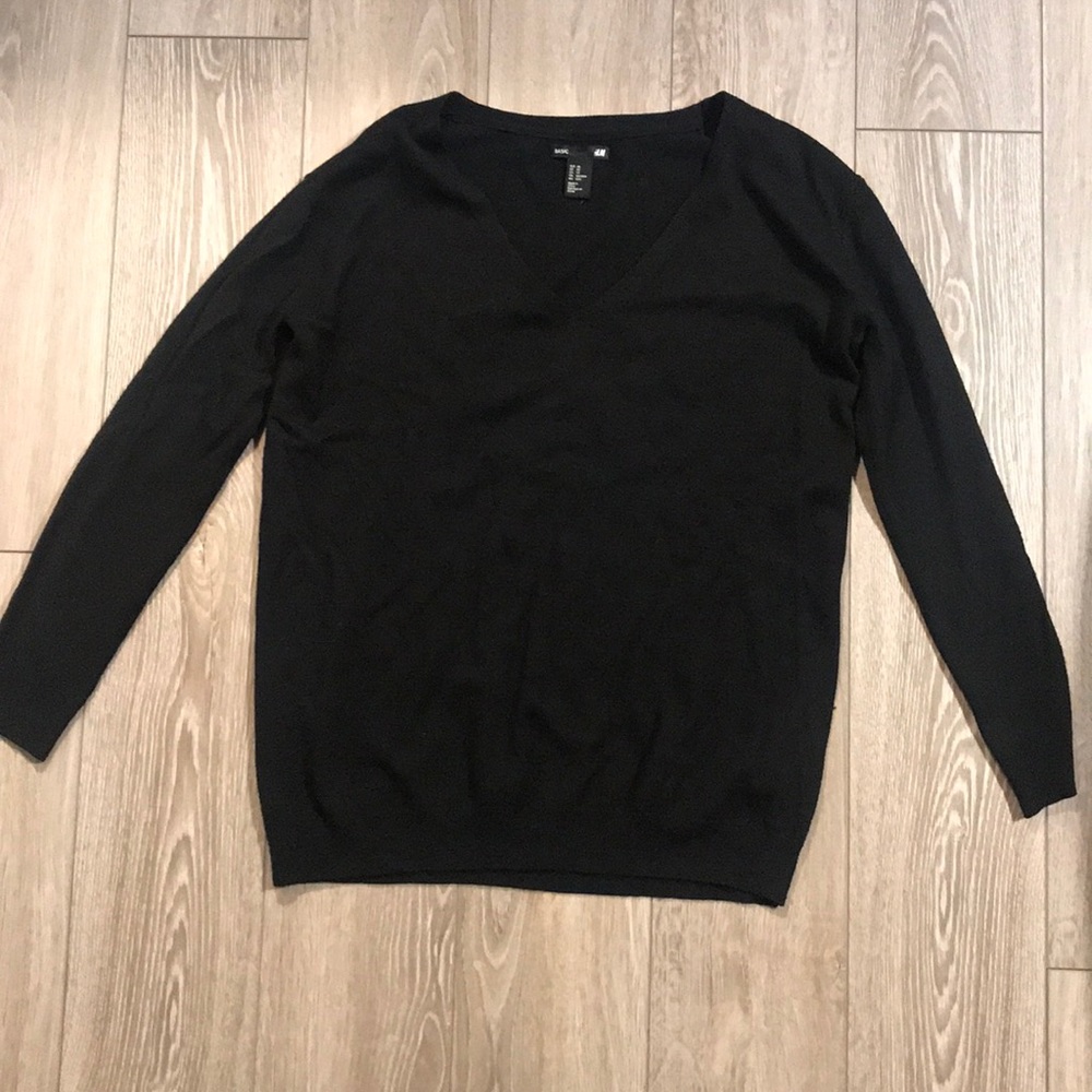 H&M Basic Black V-Neck Sweater